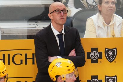 article image - Flyers Penguins Hockey